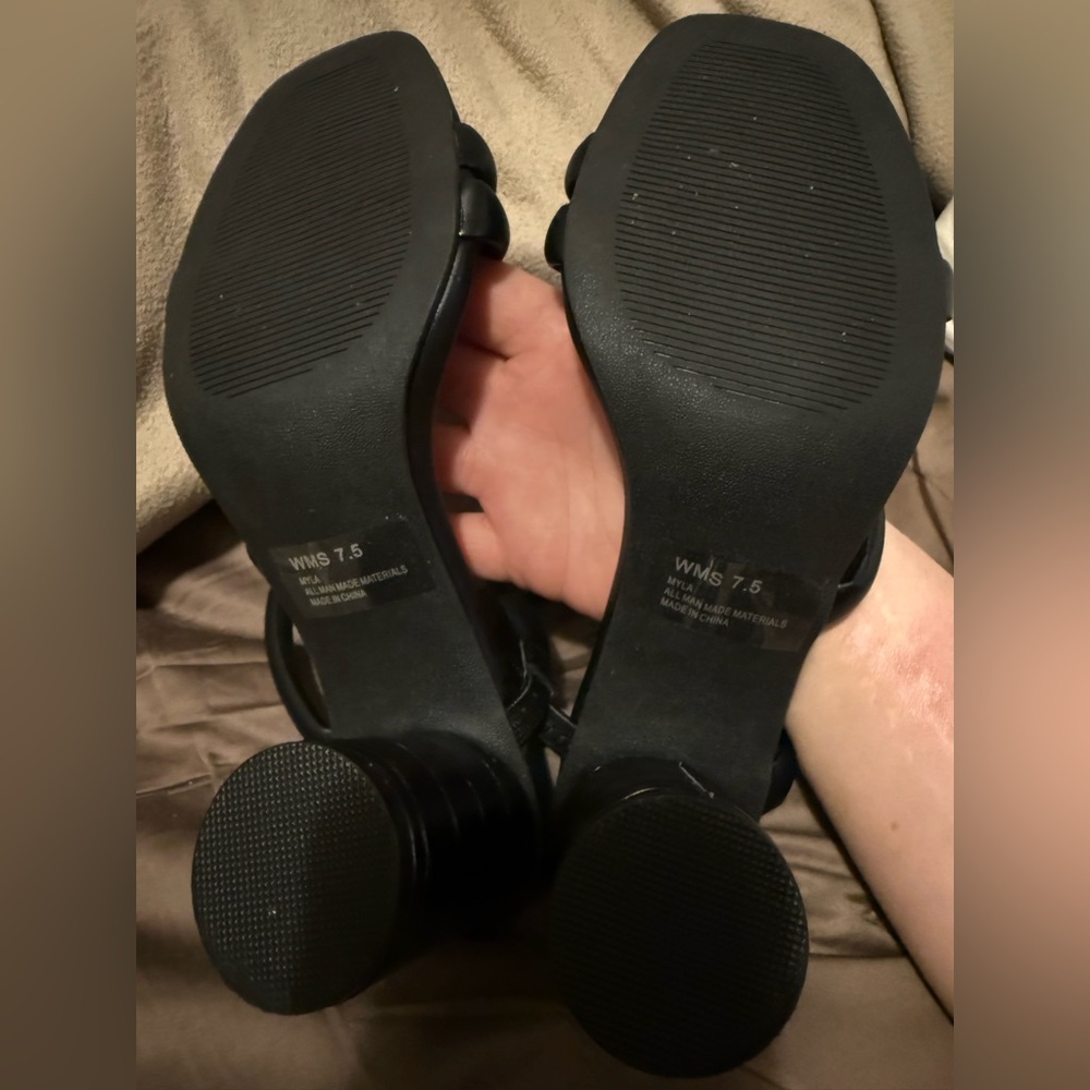 Dolce Vita Black Strappy Block Heel Sandals - Picture 5 of 5